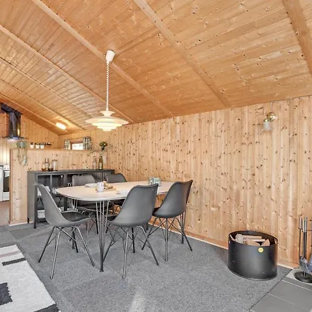 Ferienhaus Gorgeous In With Kitchen Blåvand