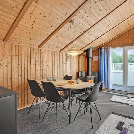 Ferienhaus Gorgeous In With Kitchen Blåvand